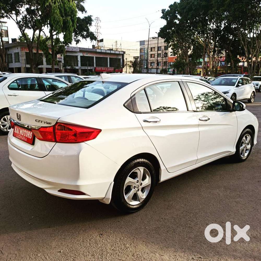 Honda City V At Sunroof I-vtec, 2016, Petrol