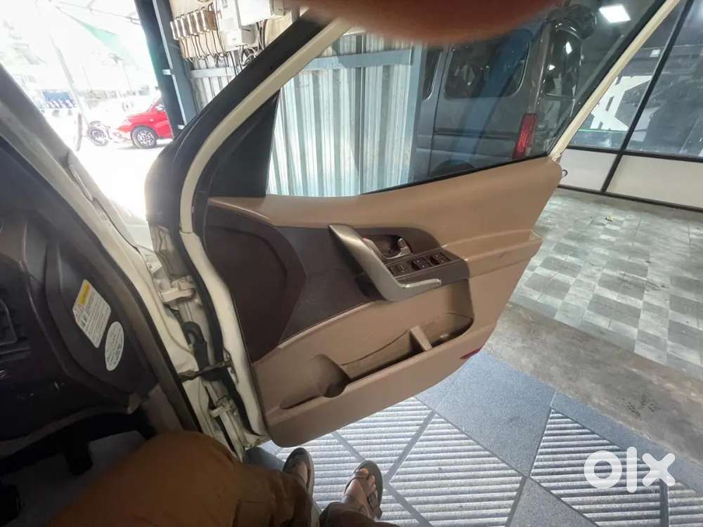 Mahindra Xuv500 2012 Diesel 130000 Km Driven