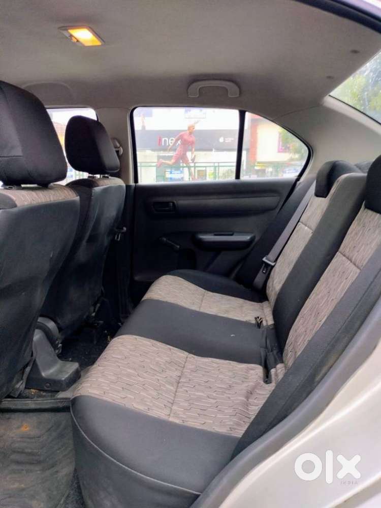 Maruti Suzuki Swift Dzire Lxi, 2011, Petrol