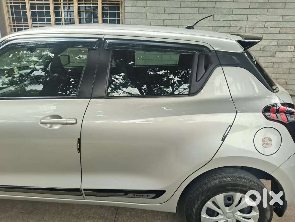 Maruti Suzuki Swift Vxi Petrol 2023