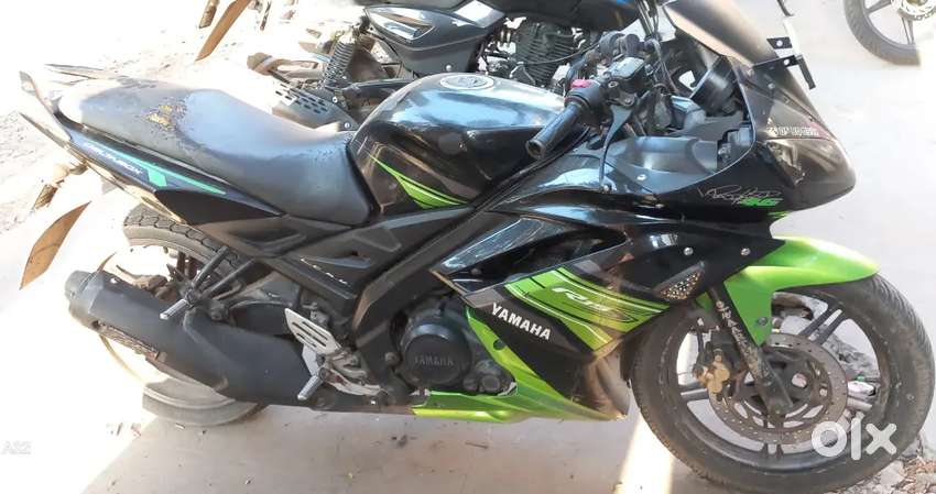 yamaha r15 sports bike