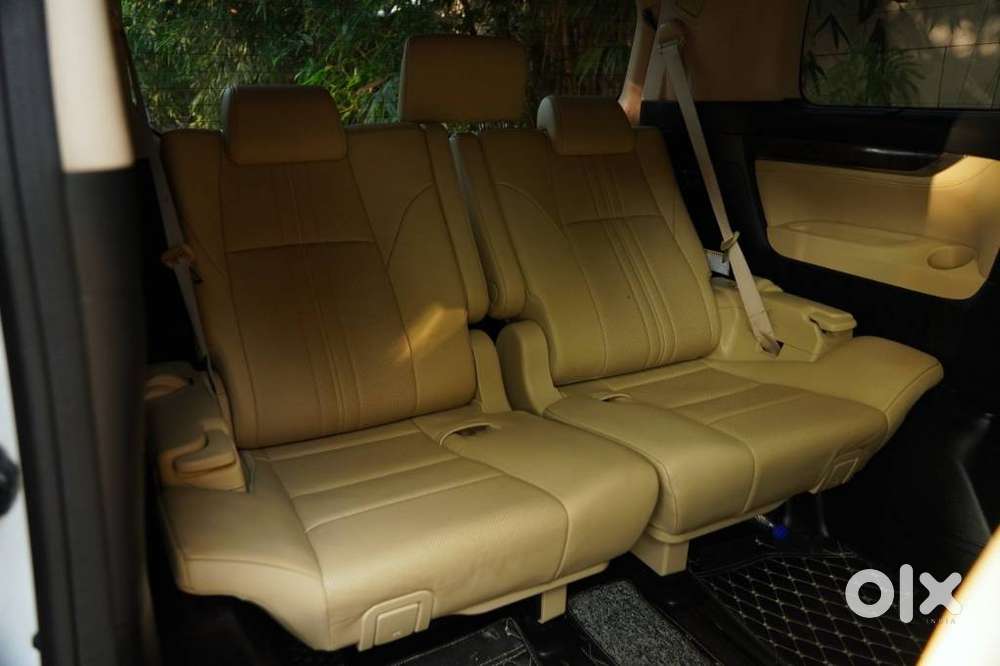 Toyota Vellfire 2.5 Hybrid, 2022, Petrol