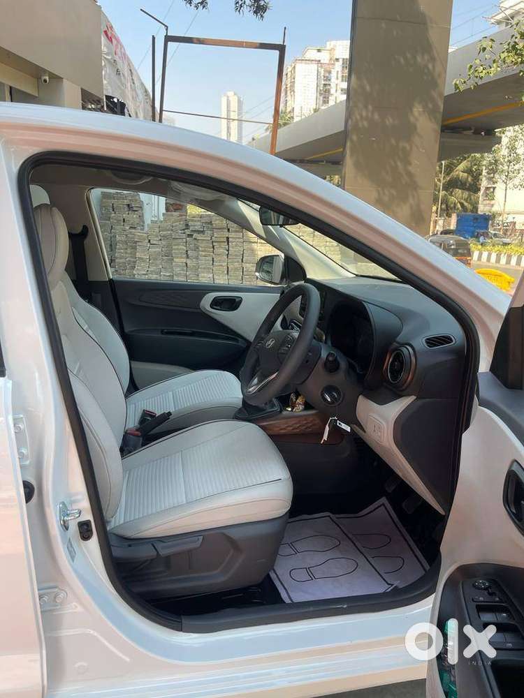 Hyundai Aura S-cng White