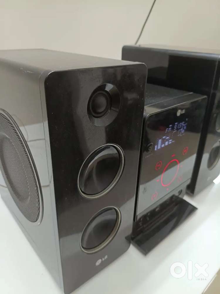 LG Music system FM AM CD DVD USB AUX MIC
