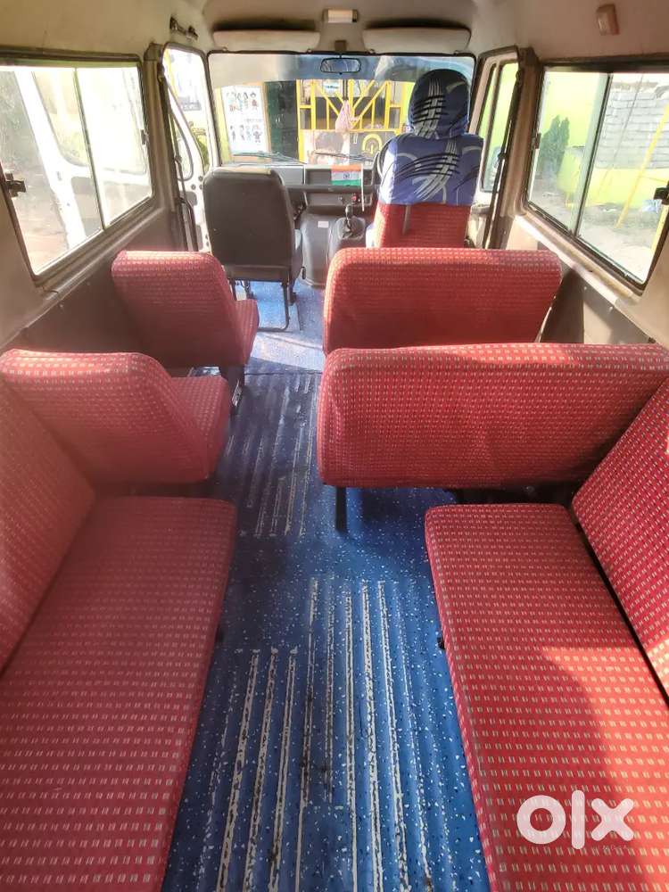 Force Traveller 14 Seater