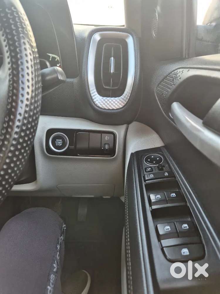 Kia Sonet Htx 2nd Top