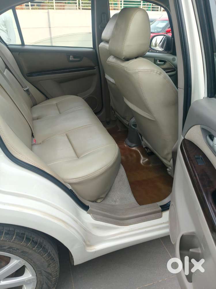 Maruti Suzuki Sx4 Zxi At Leather, 2010, Petrol