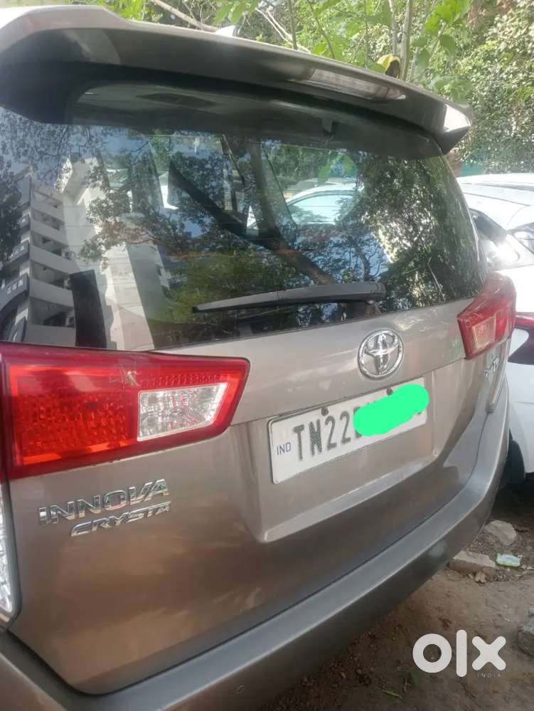 Toyota Innova Crysta 2022 Diesel 175000 Km Driven