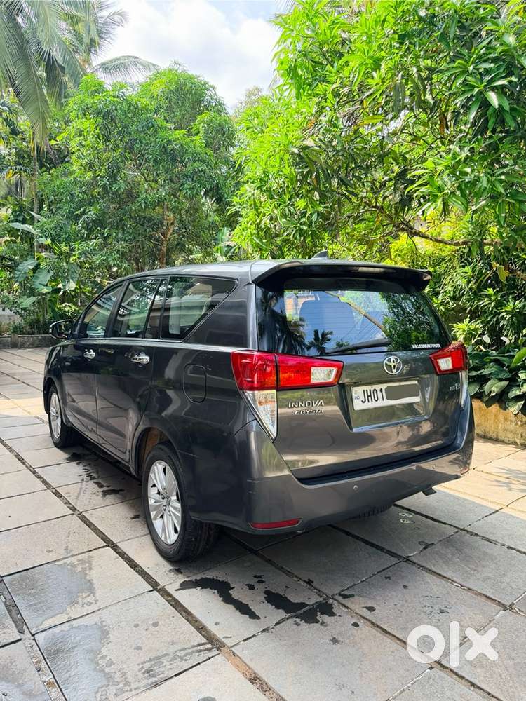 Toyota Innova Crysta 2016