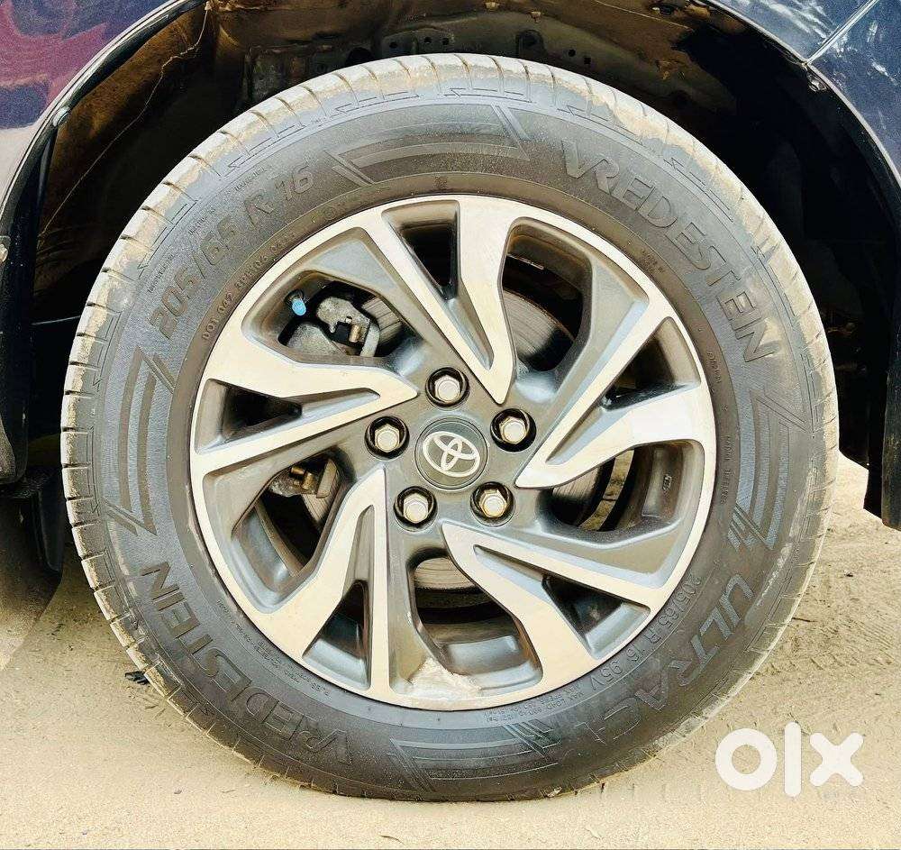 Toyota Innova Crysta [2020-ongoing] 2.4 Gx At 7 Str, 2022, Diesel