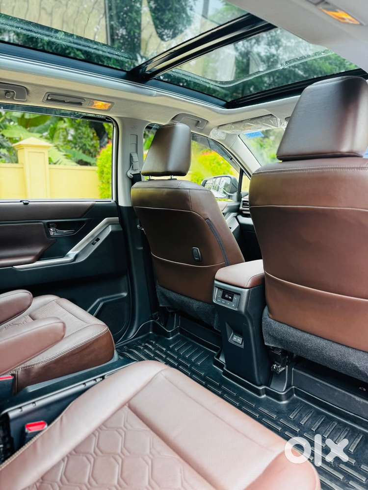Toyota Innova Hycross 2.0 Zx Hybrid 7 Str, 2024, Electric