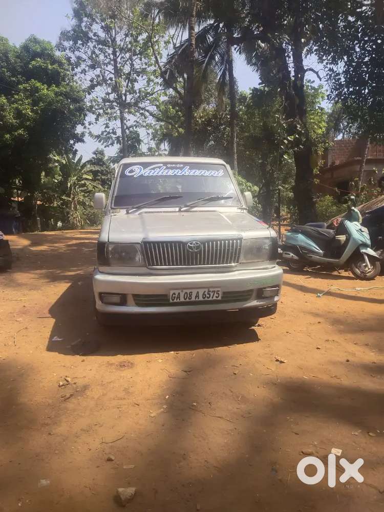 Toyota Qualis 2003 Diesel Well Maintained