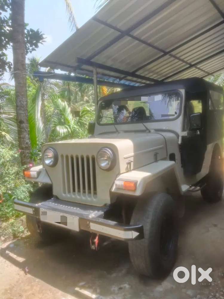 4x4 Mahindra Jeep