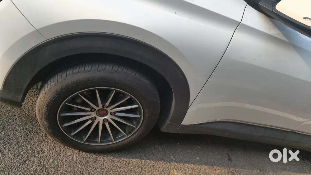 Kia Carens 2024 Petrol Well Maintained