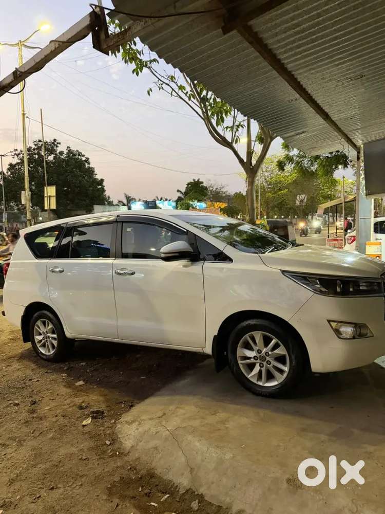 Toyota Innova Crysta 2016 Diesel 118000 Km Driven