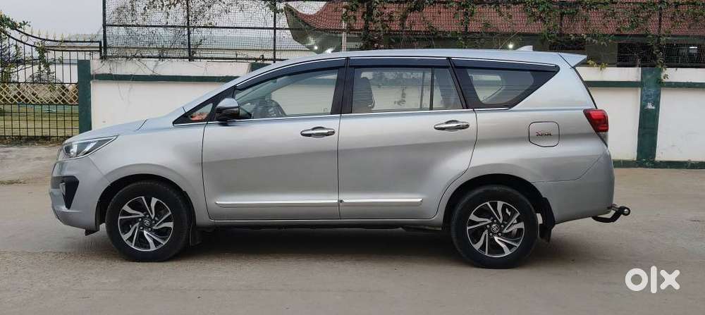 Toyota Innova Crysta 2.4 G Plus Mt 8 Str, 2021, Diesel