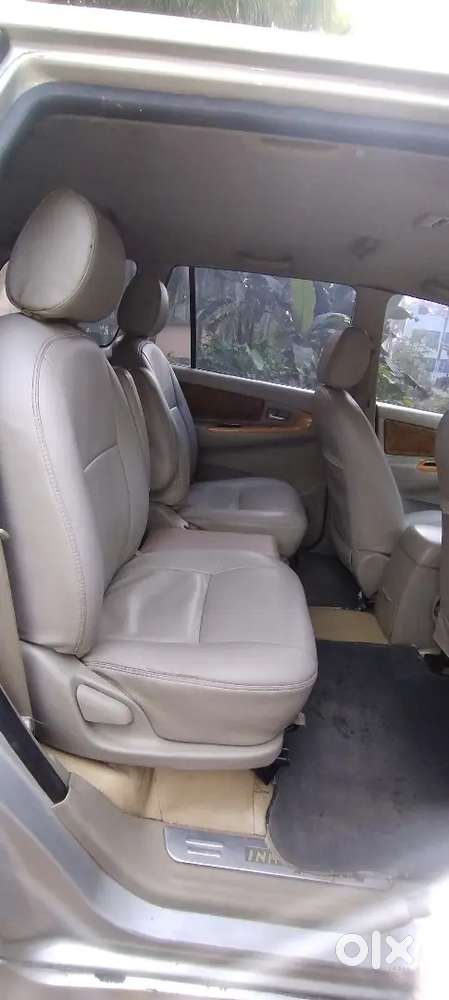 Toyota Innova 2012 Diesel 400000 Km Driven