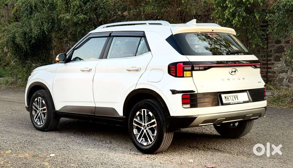 Hyundai Venue 1.0 Sx (o) Turbo Dct Dual Tone, 2023, Petrol