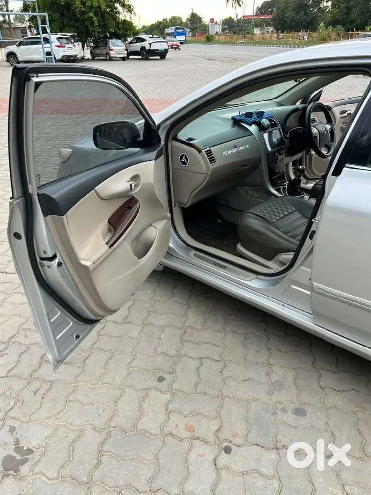 Toyota Corolla Altis 2013 Car