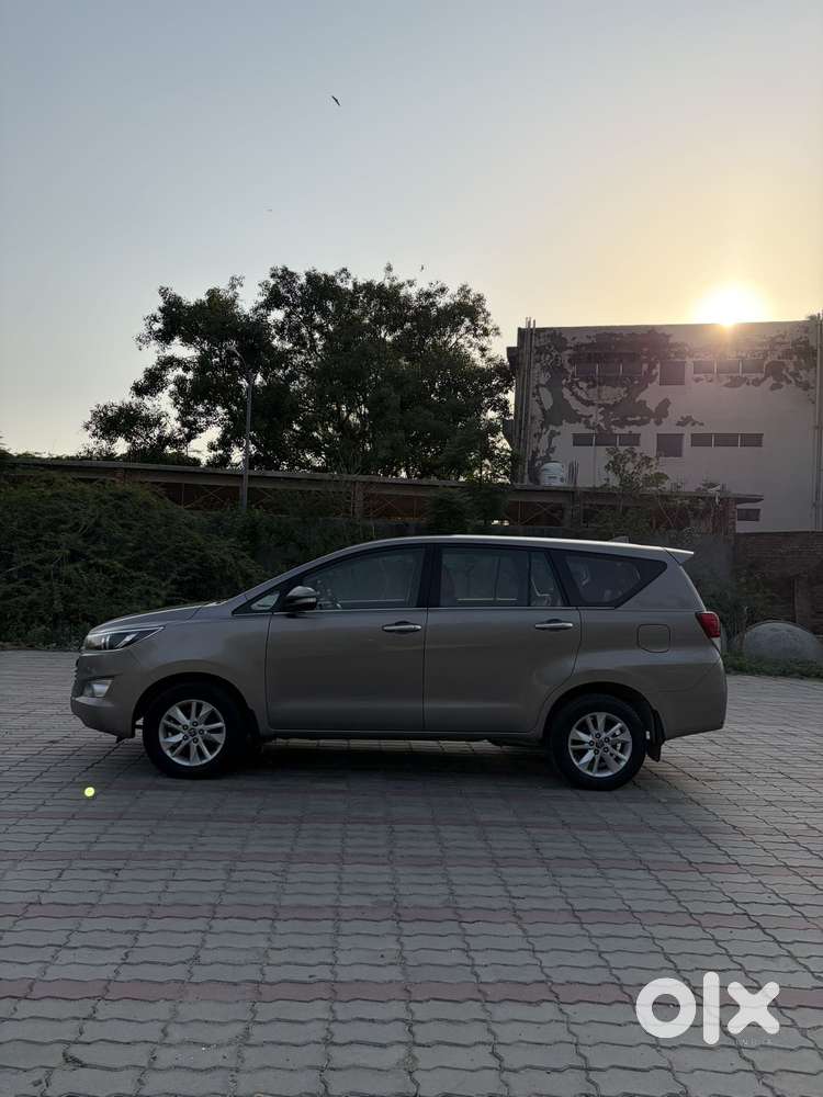 Toyota Innova Crysta 2.4 Vx Mt 8s, 2017, Diesel