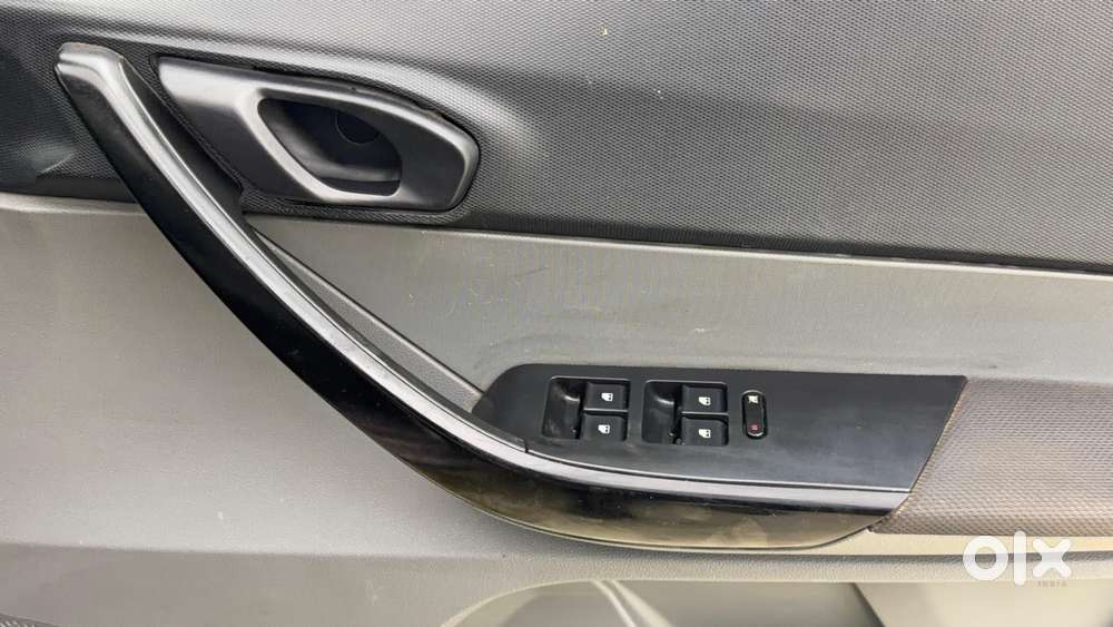 Tata Tigor 1.2 Revotron Xt, 2017, Petrol