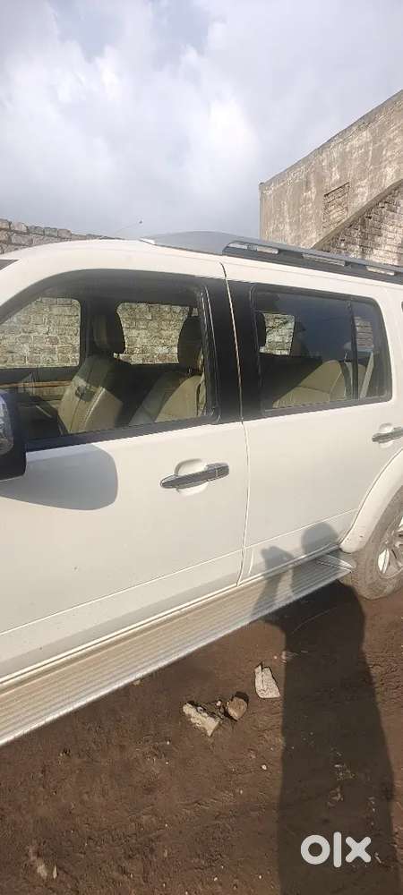 Ford Endeavour Diesel Automatic 2011