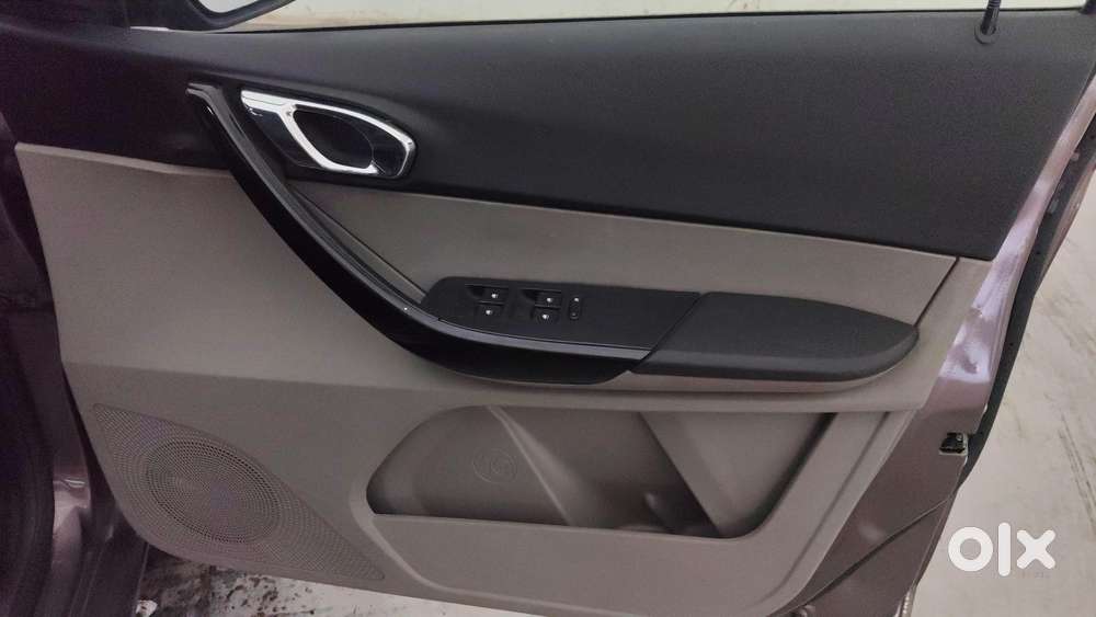 Tata Tiago 1.2 Revotron Xz, 2017, Petrol