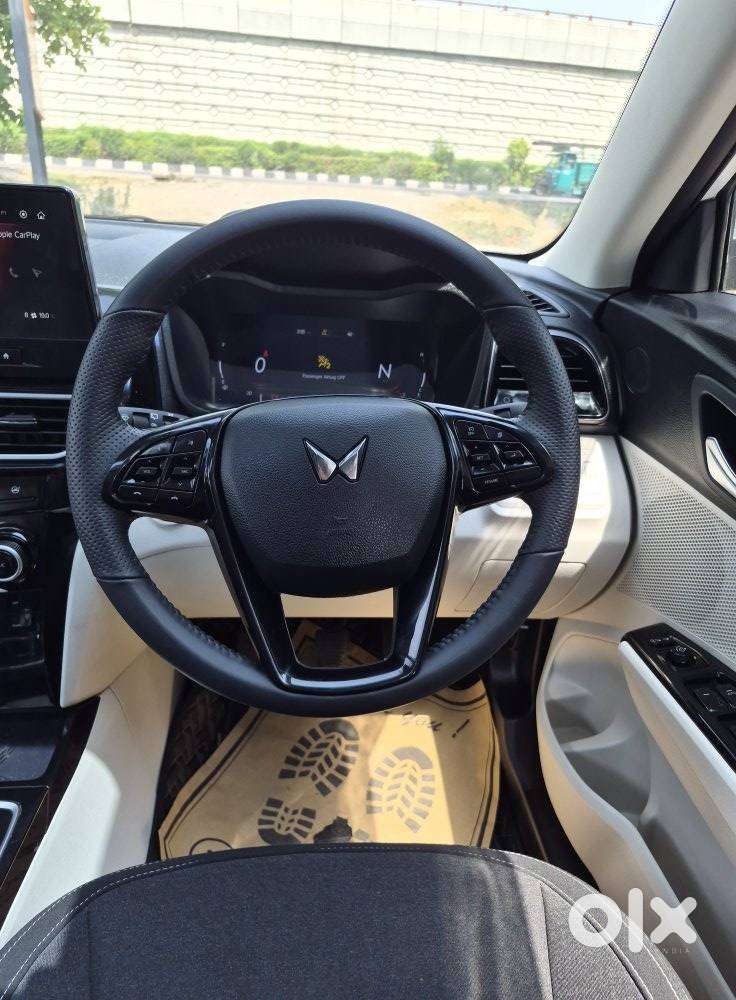 Mahindra Xuv 3xo Ax5 Ds Mt, 2025, Diesel