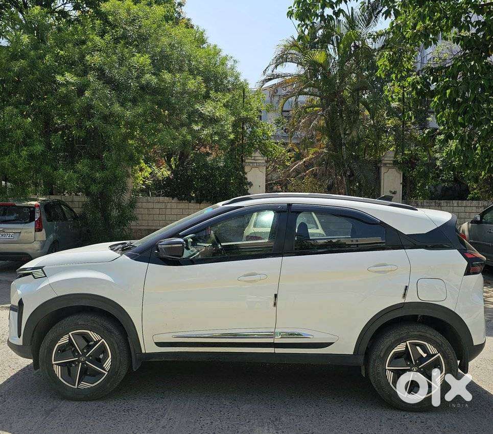 Tata Nexon Creative Plus 1.2 Revotron Petrol 6 Mt, 2023, Cng & Hybri..