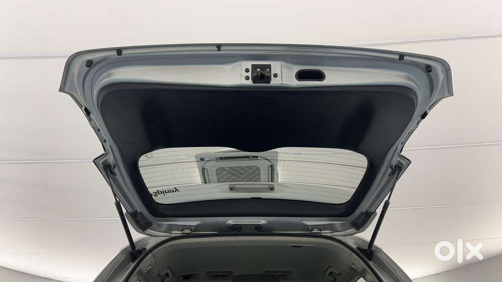 Toyota Innova Crysta [2016-2020] 2.4 Gx At 8 Str, 2016, Diesel