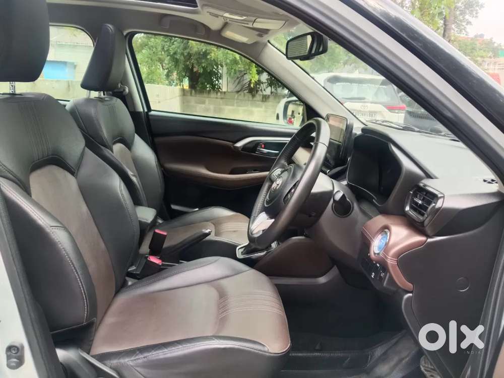 Toyota Urban Cruiser Hyryder 1.5 V Hybrid, 2023, Petrol