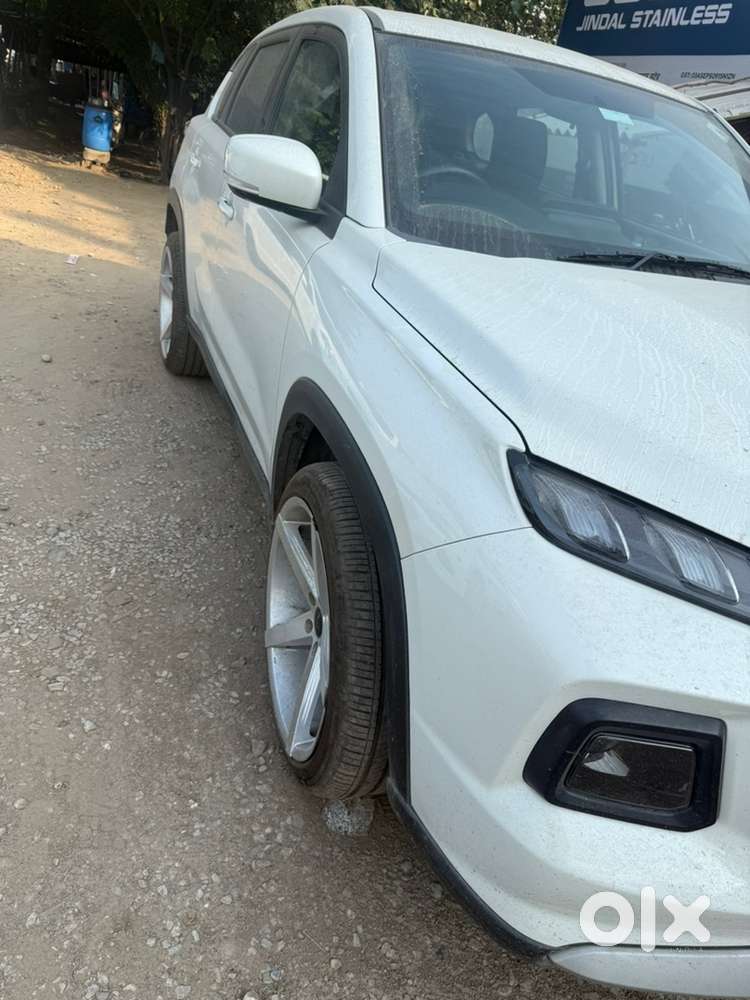 Grand Vitara 2024 Cng & Hybrids Well Maintained With 20 Inch Alloys