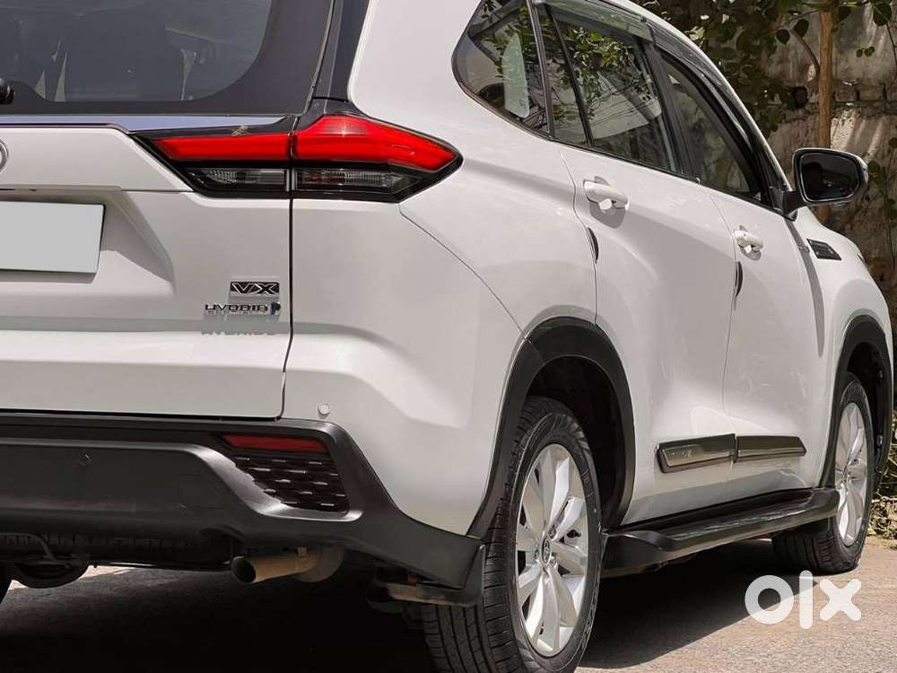 Toyota Innova Hycross 2.0 Vx Hybrid 7 Str, 2023, Petrol