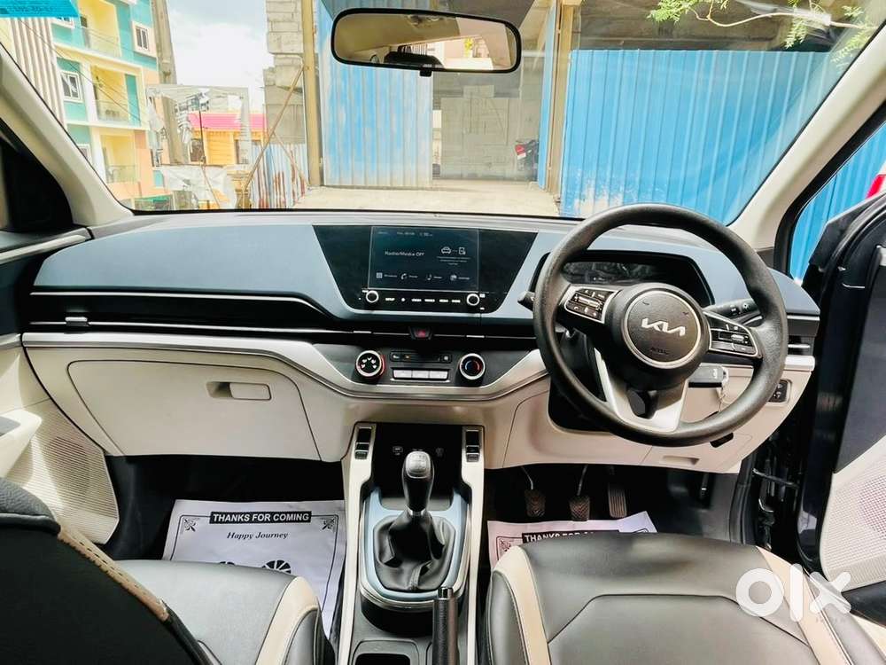 Kia Carens Petrol Manual 2025 Year