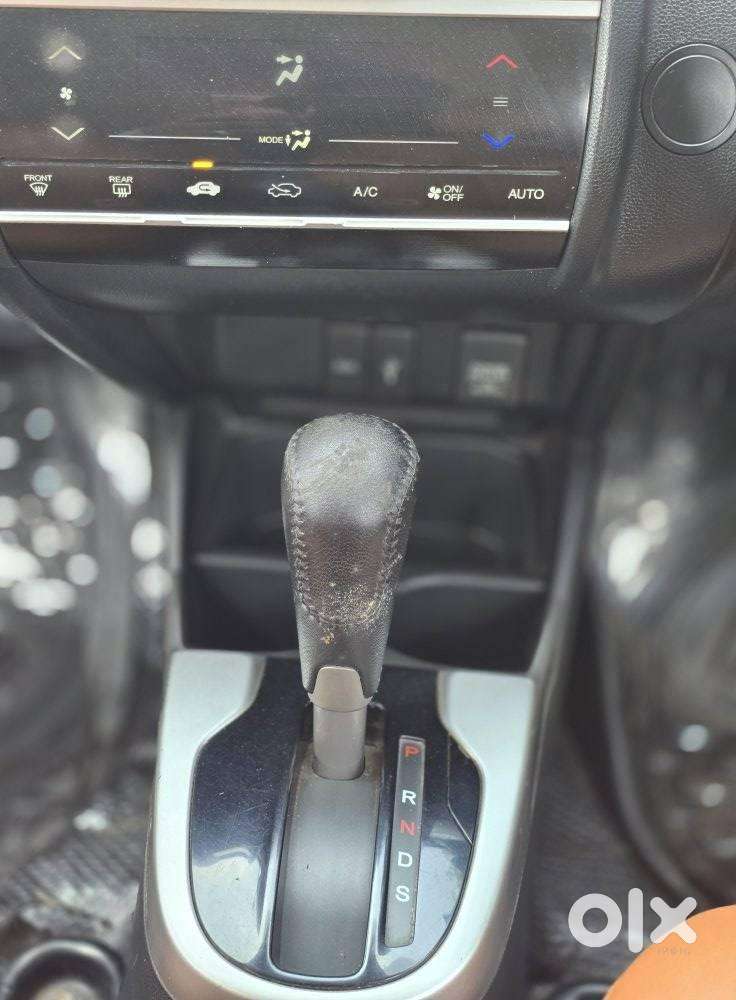 Honda Jazz V Automatic, 2016, Petrol