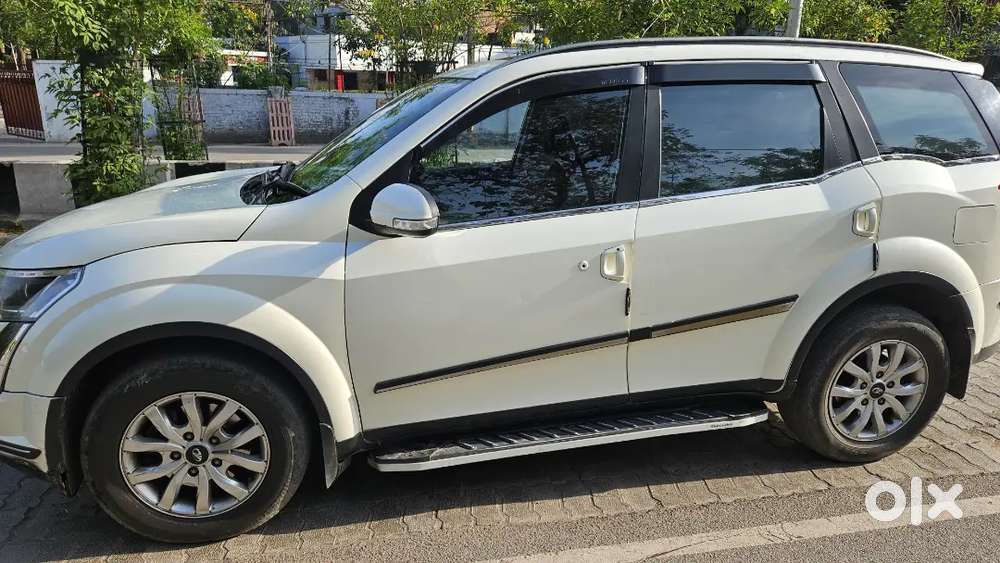 Mahindra Xuv500 W9 Sunroof Manual 2021 August 1 Owner 95000km Driven