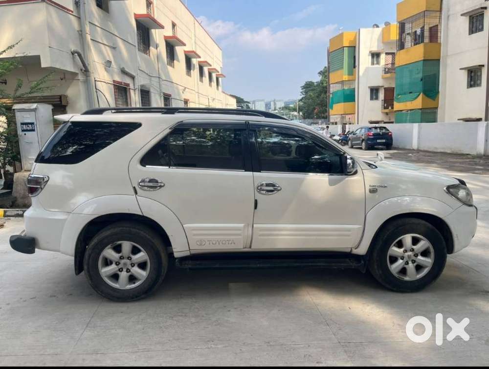 Toyota Fortuner 4x4 Mt 2.8 Diesel, 2011, Diesel