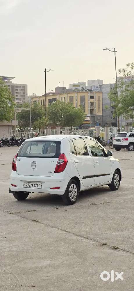 Hyundai I10 2013 Petrol Well Maintained Genuine 23000 Kilometer