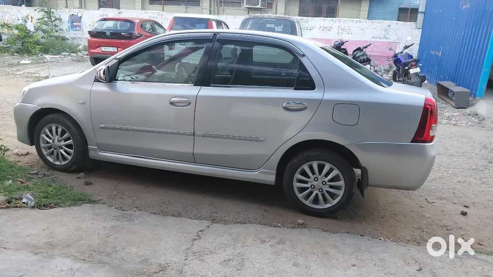 Toyota Etios Petrol & Cng 2011 Car.