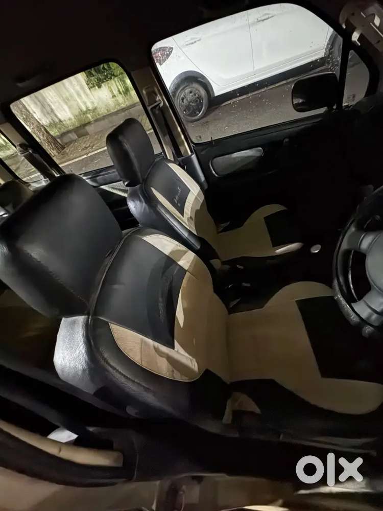 This Maruti Suzuki Wagon R Offers A Reliable Driving Experience.
- Man