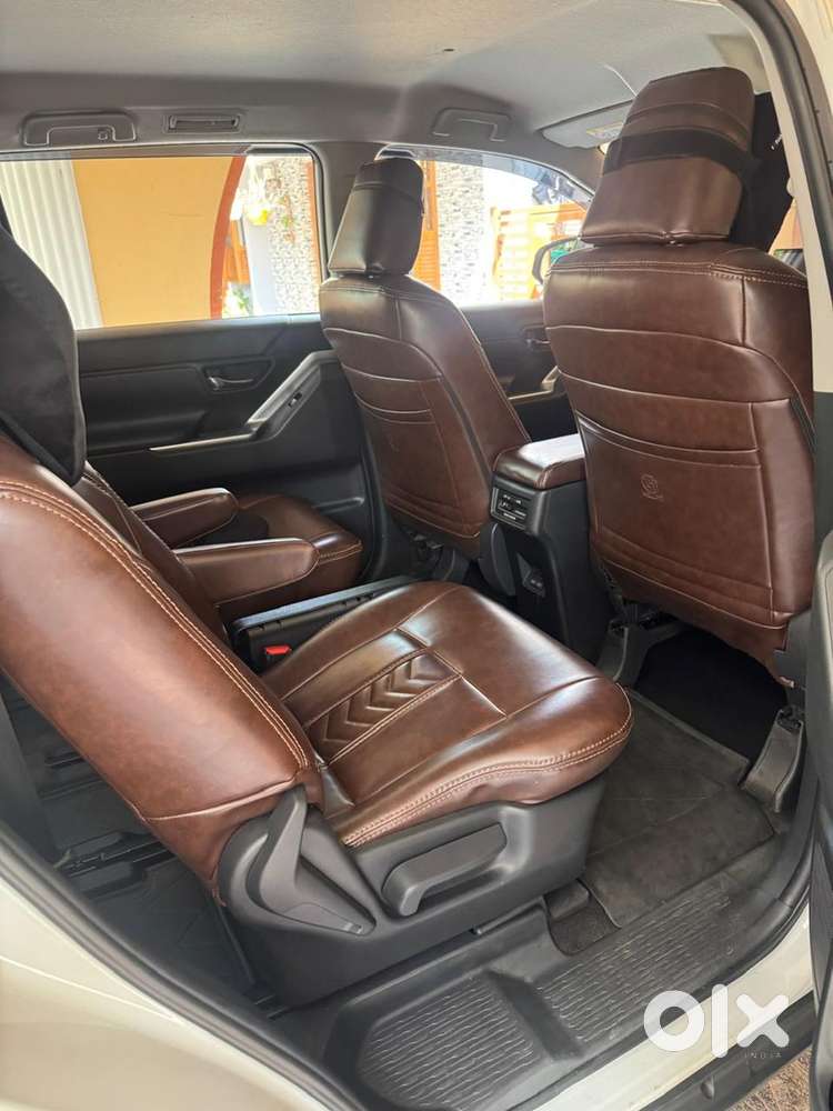 Toyota Innova Hycross 2024