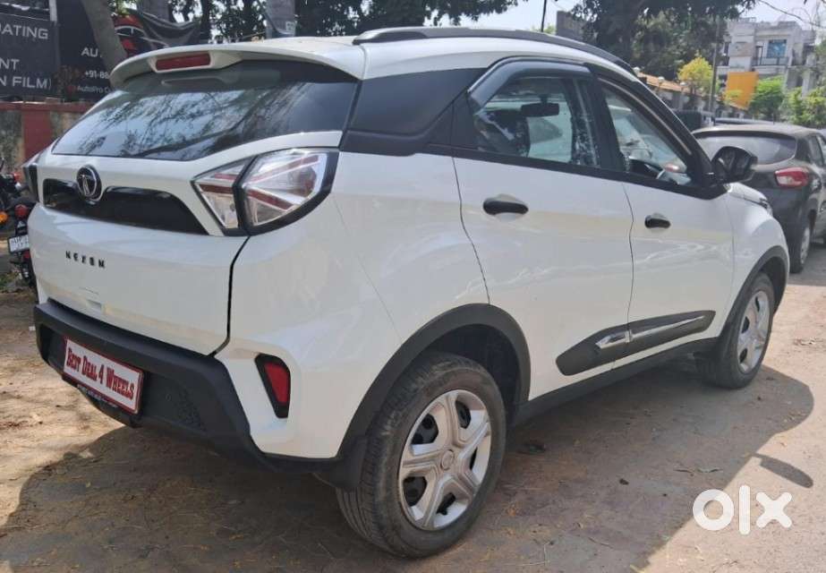 Tata Nexon 1.5 Revotorq Xm (s), 2023, Diesel