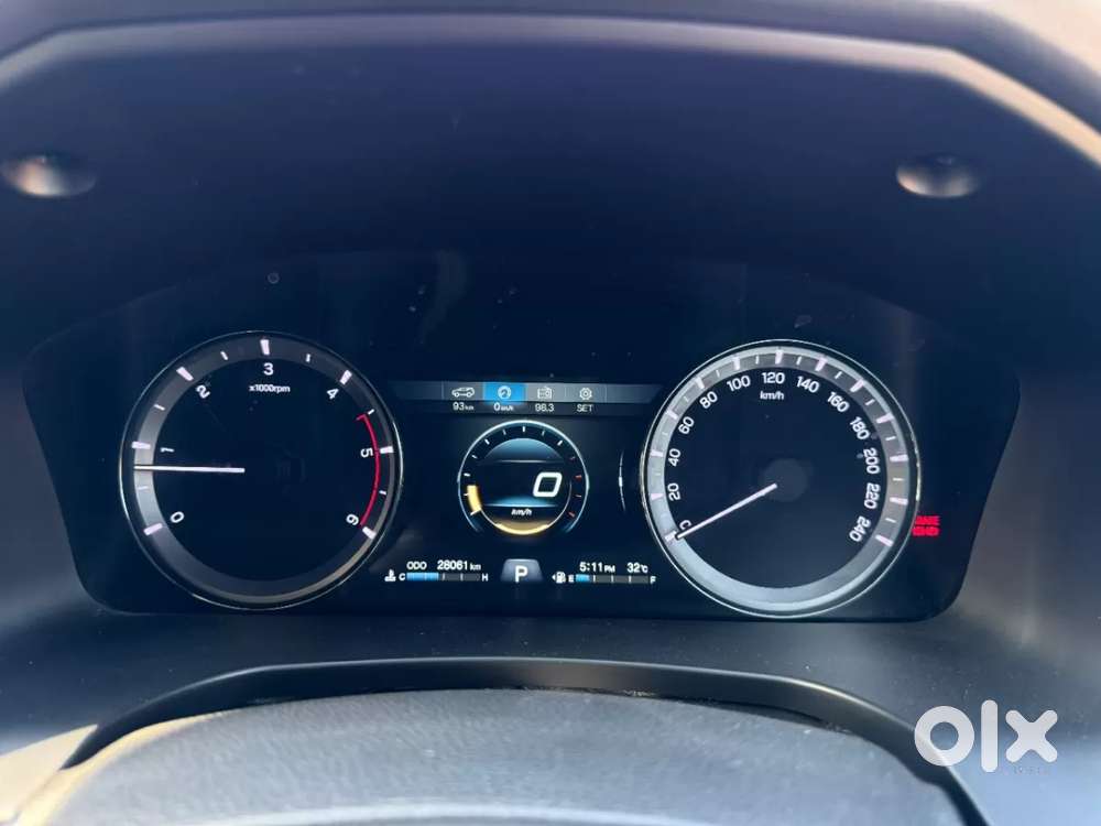 Mahindra Alturas G4, 2023, Diesel