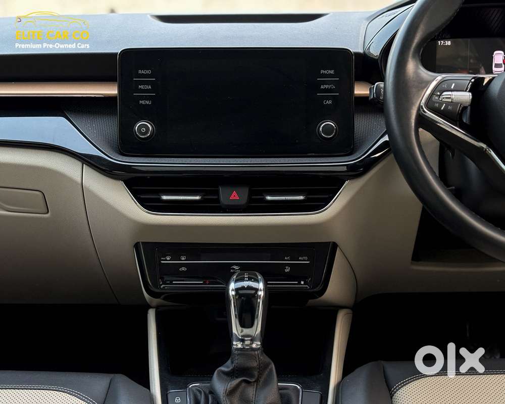 Skoda Slavia 1.5 Tsi Style At, 2023, Petrol