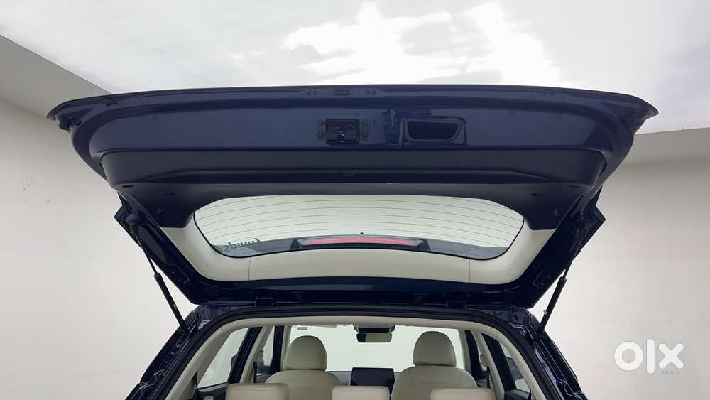 Mahindra Xuv 3xo Ax7l 1.2 Petrol At (pg), 2024, Petrol