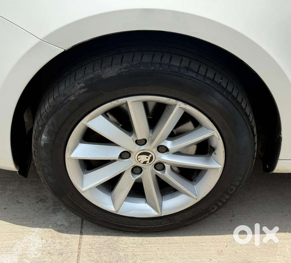 Skoda Superb 2013-2015 Elegance 1.8 Tsi At, 2014, Petrol