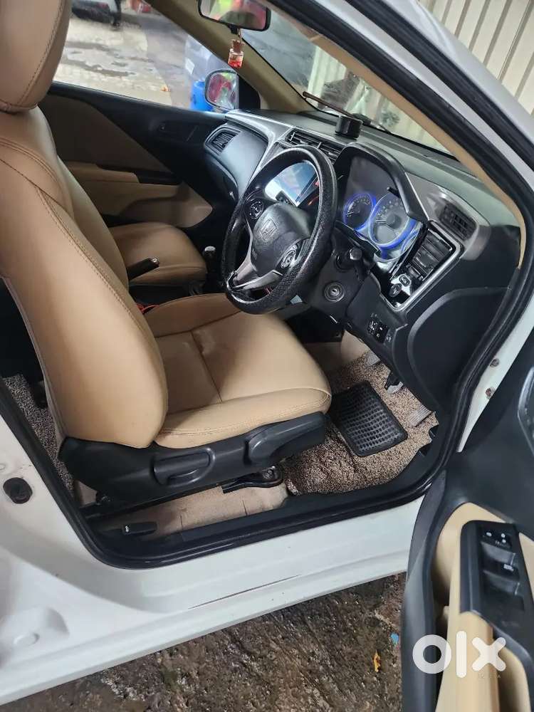 Petrol Cng Very Good Condition Best Stero Ladar Seet Vover  Alloy.