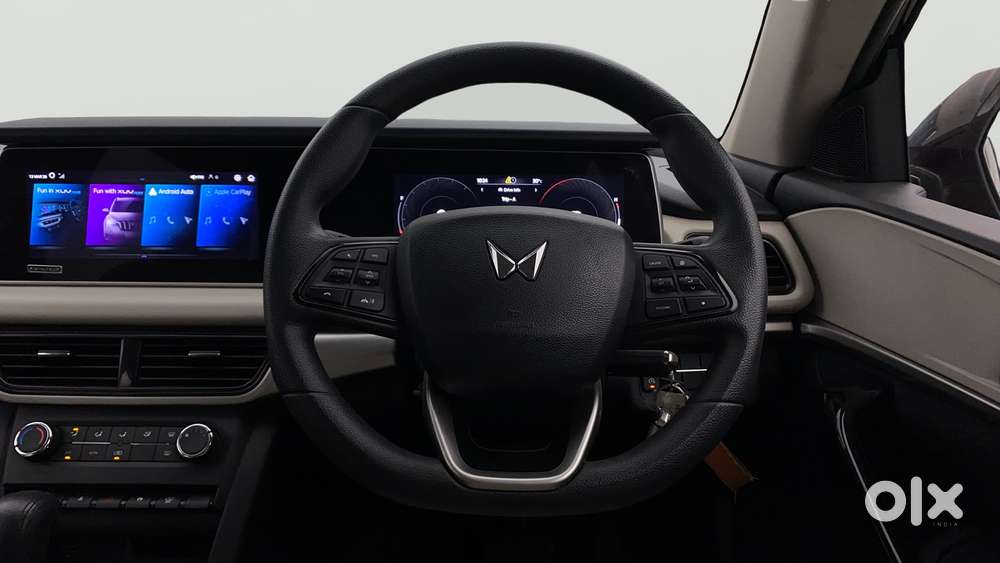 Mahindra Xuv700 2.0 Ax 5 Petrol At Str, 2024, Petrol