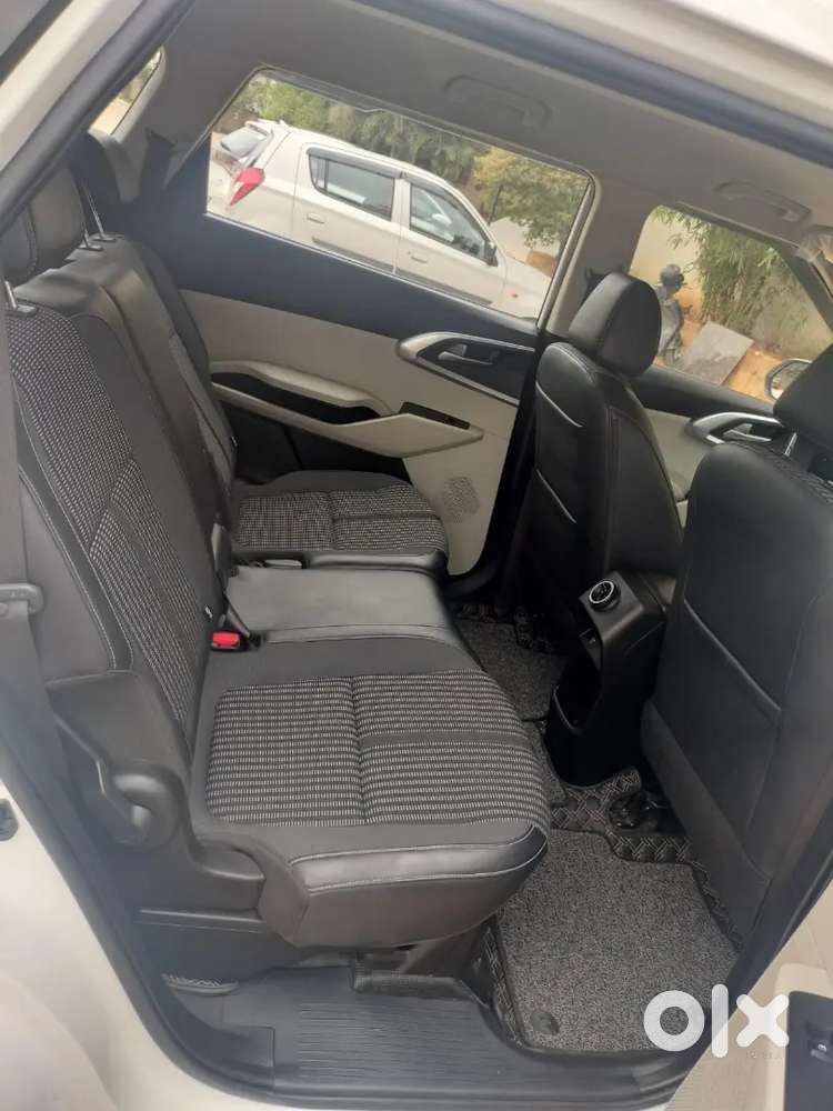Kia Carens 2022 Petrol 40000 Km Driven