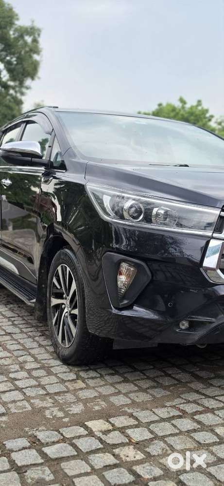 Toyota Innova Crysta 2.8z Automatic, 2022, Diesel